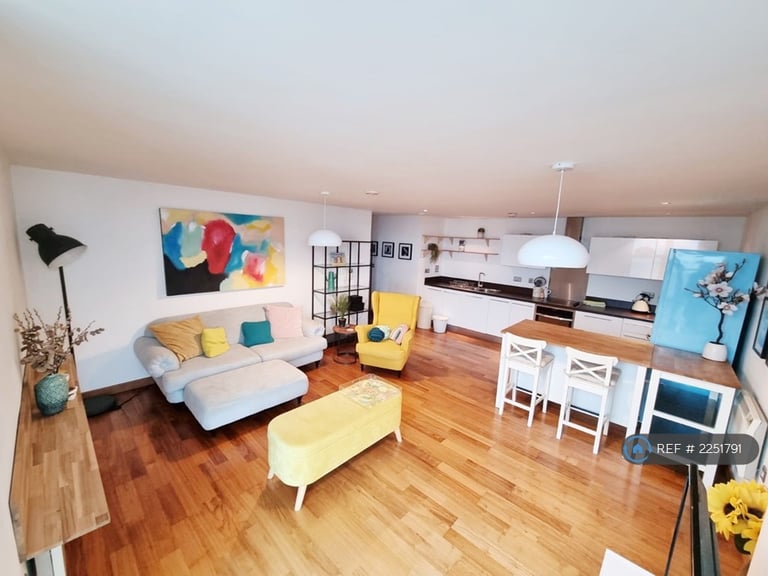 2 bedroom flat in The St. George Building, Leeds, LS1 (2 bed) (#2251791)