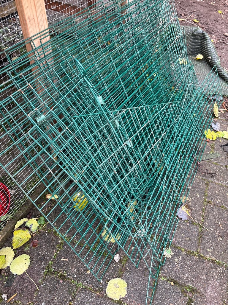 EGLU GO UP - CHICKEN COOP FOR 3 LARGE HENS