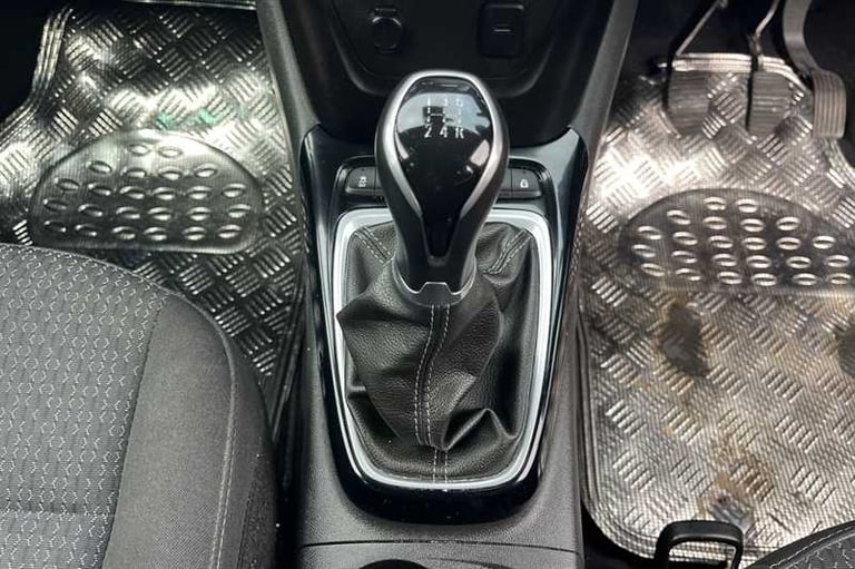 2021 Vauxhall Crossland 1.2i (83 PS) Griffin 5 Door Petrol SUV *** 1 Private Owner from New ***  ...