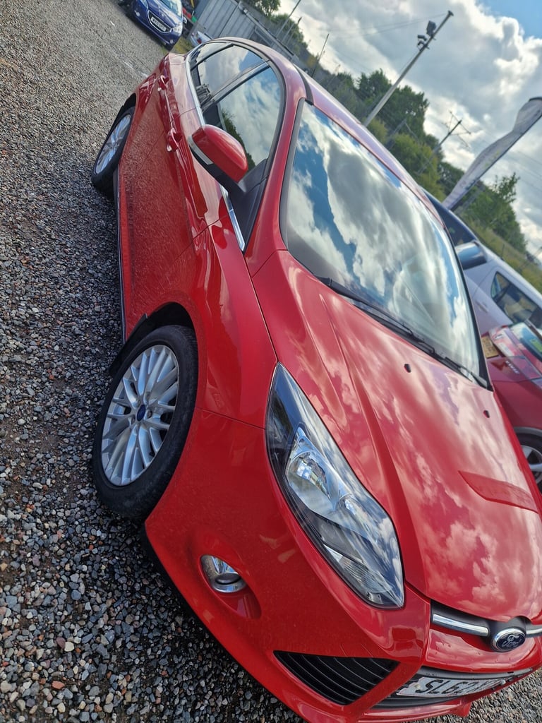 2012 Ford Focus 1.6 Zetec 5dr, Mot April.  2 keys, lovely looking car. Ulez compliant.  HATCHBACK...