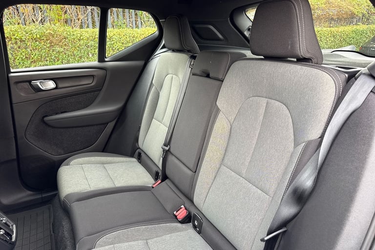 2023 Volvo XC40 2.0 B3 MHEV Plus DCT Auto Euro 6 (s/s) 5dr SUV PETROL Automatic