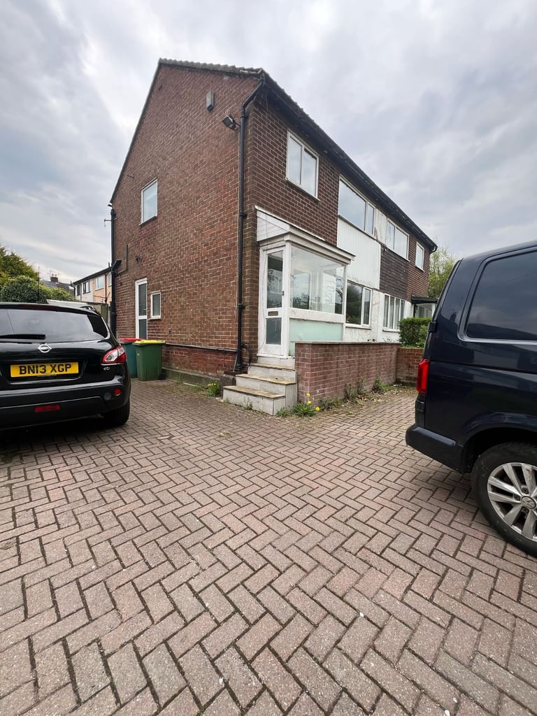 House 3 bed close to royal Preston hospital