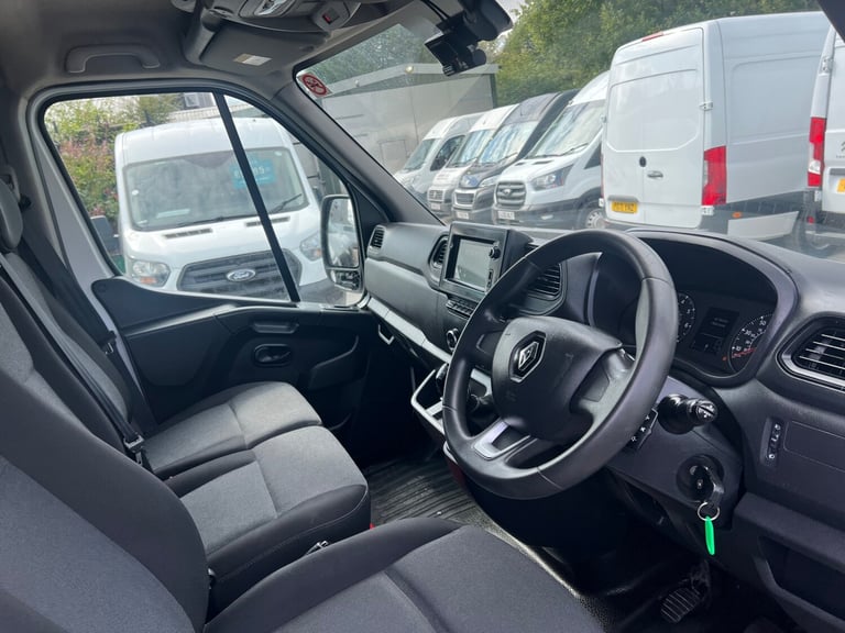 2020 Renault Master MM35dCi 135 Business Medium Roof Van PANEL VAN Diesel Manual