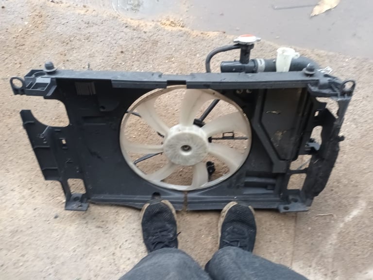 17 yaris 1.5 COOLING FAN from £99