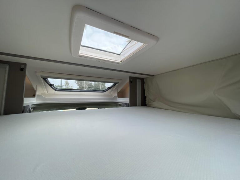 Estrusco T7400 QBC 4 berth 4 Belt Motorhome Rear garage 