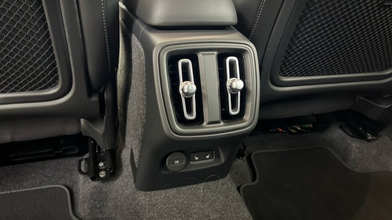 2024 Volvo XC40 Ultra, B3 Mild hybrid, Petrol, Bright (360 camera, Heated Windscreen) Estate Petr...