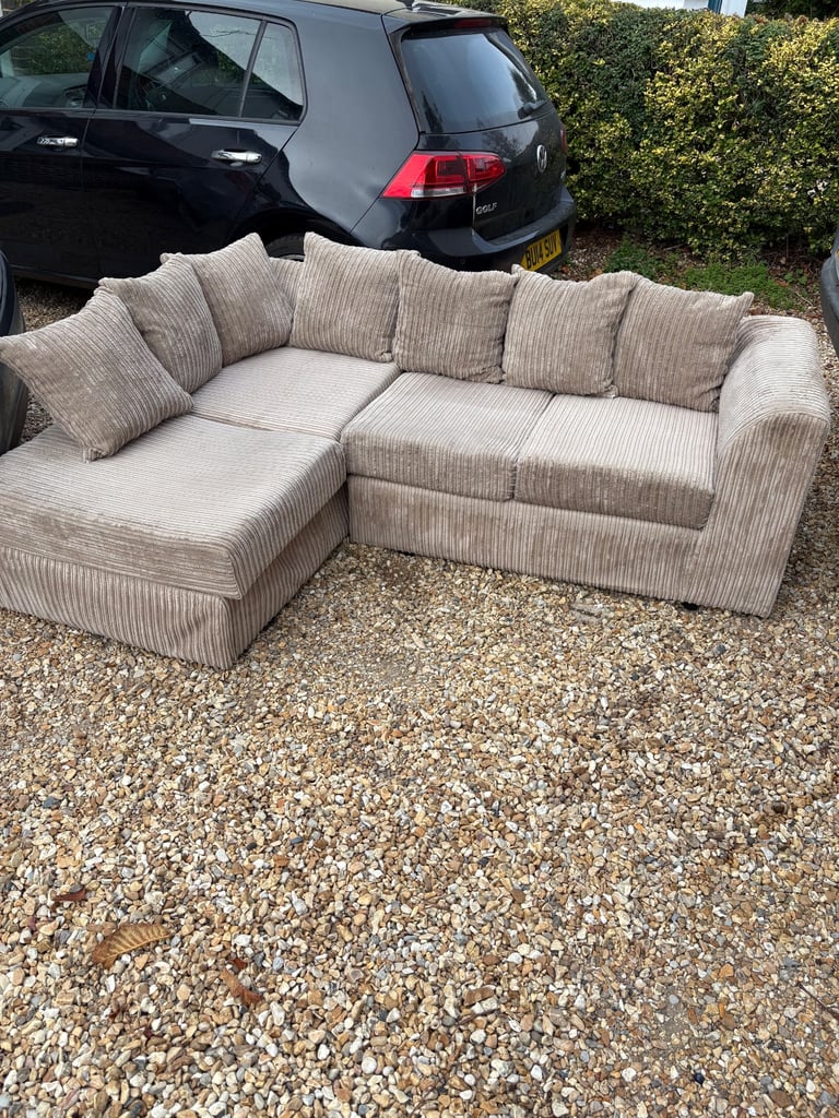 Small beige corner sofa (I CAN DELIVER)