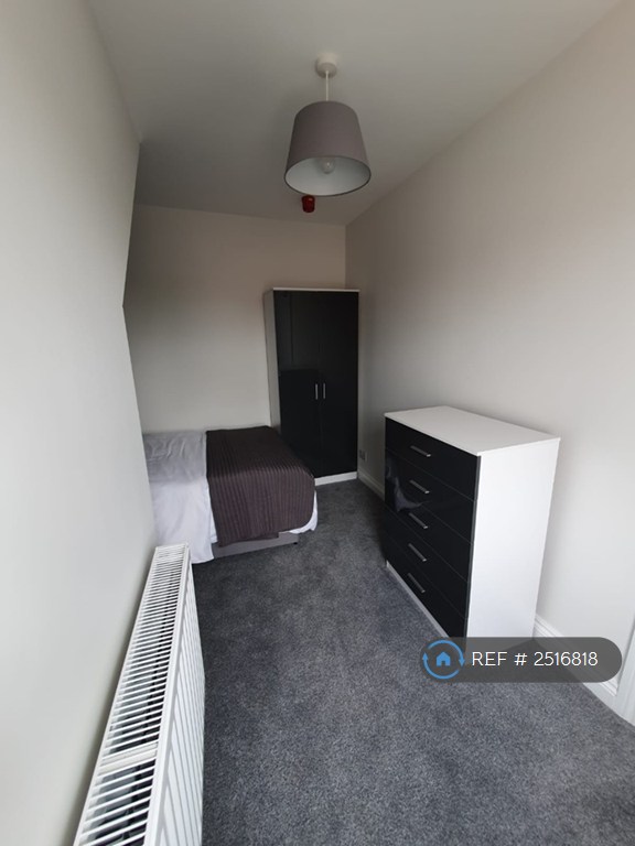 1 bedroom in High Road West, Felixstowe, IP11 (#2516818)