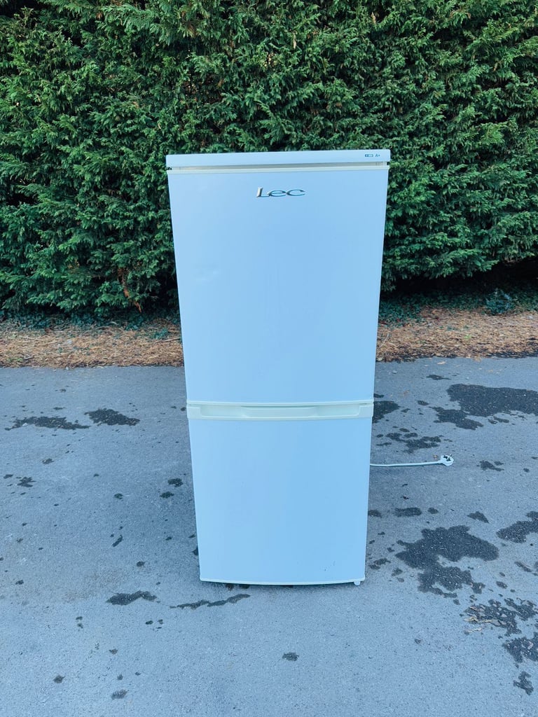 image for Small size fridge freezer For £110(we can deliver)