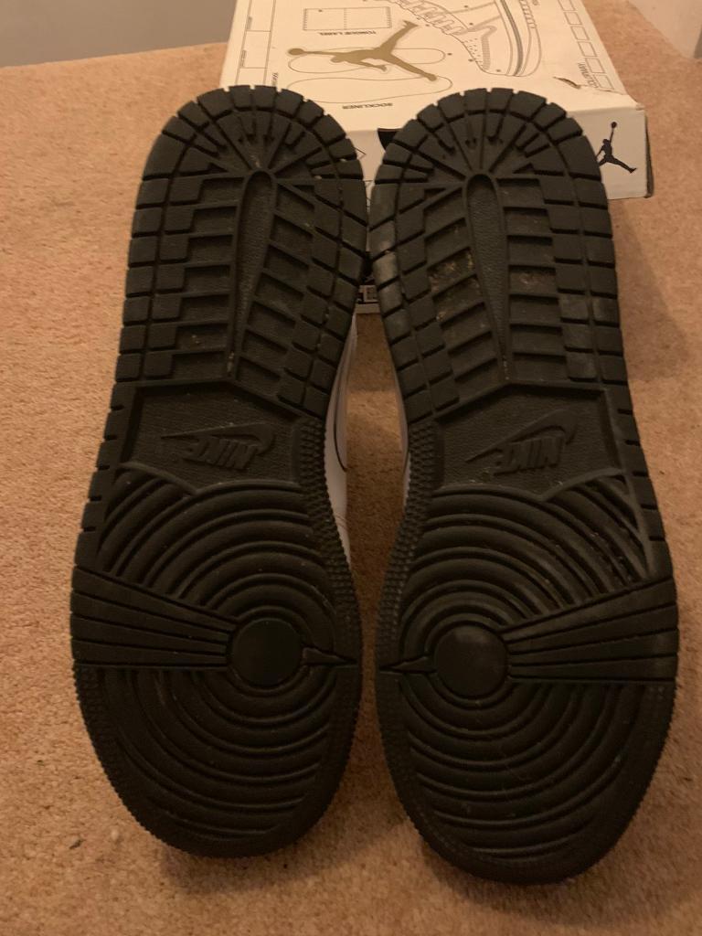 Nike Jordan 1 Mid - size 6