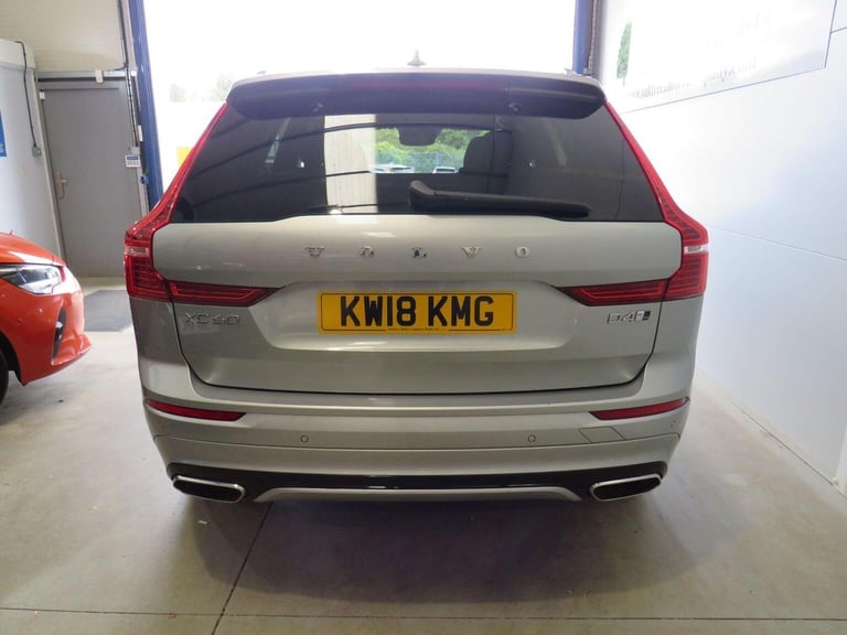 VOLVO XC60 2.0 D4 R-Design Auto AWD Euro 6 (s/s) 5dr Silver Auto Diesel 2018