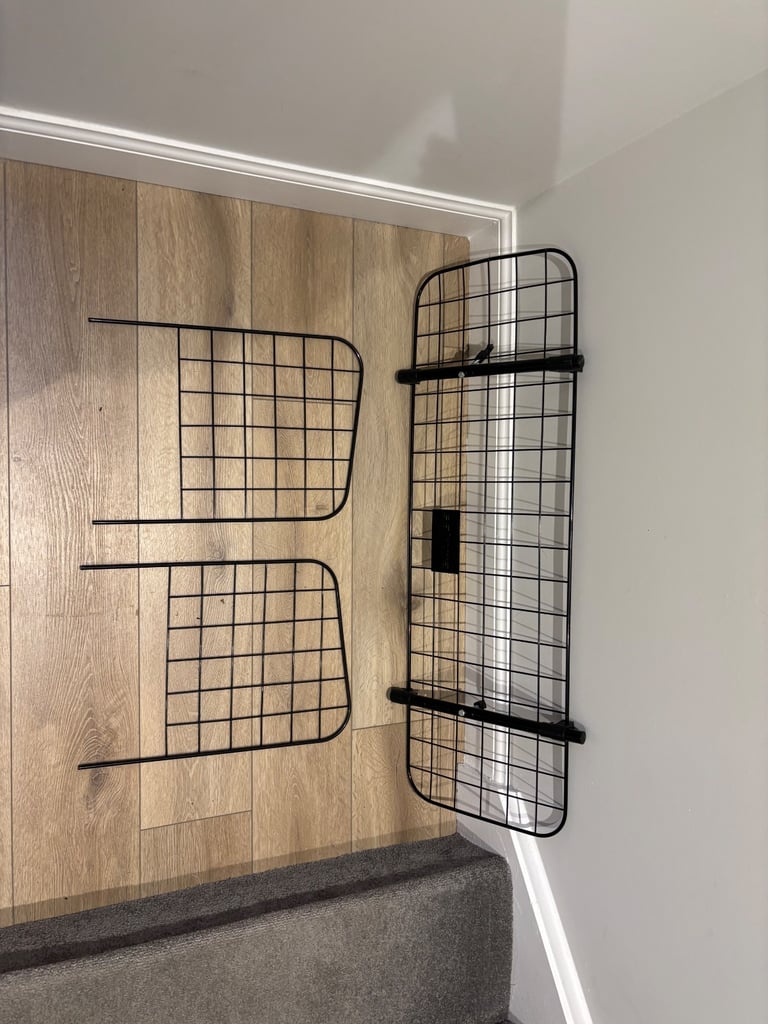 image for Adjustable Grill Mesh Dog Guard for Car FREE