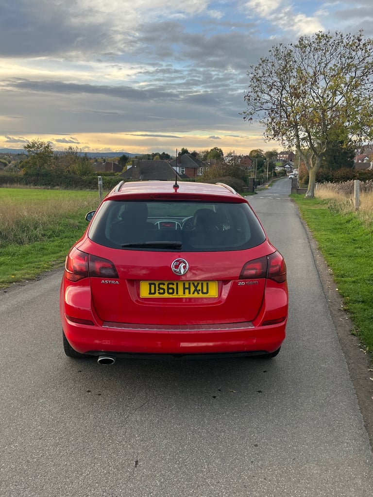 Vauxhall, ASTRA, Estate, 2011, Manual, 1956 (cc),5 doors - Image 5