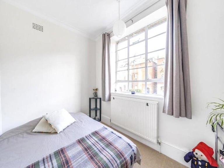 🏠 Bright and spacious room available in a shared flat in Caledonian Road