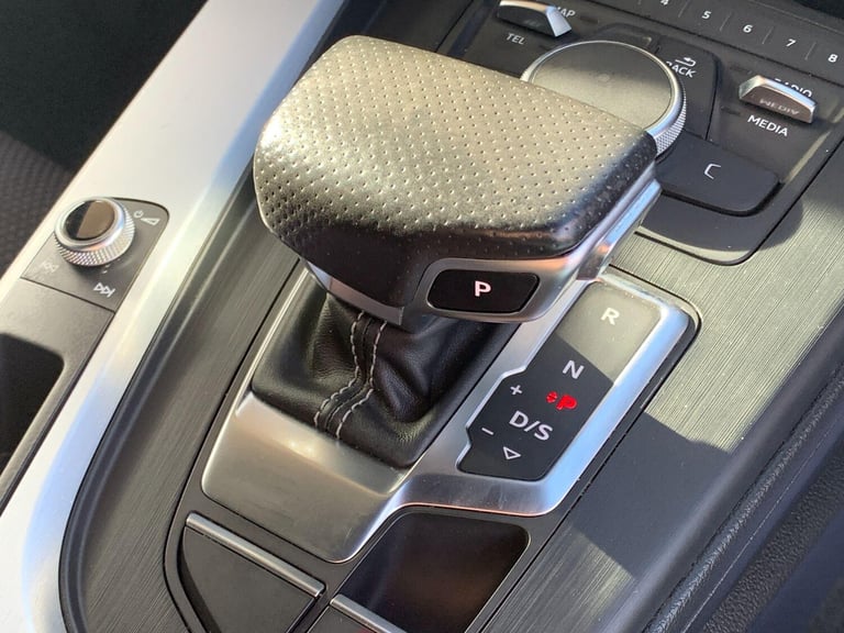 2016 Audi A4 Avant 2.0 TDI S line S Tronic Euro 6 (s/s) 5dr ESTATE Diesel Automatic