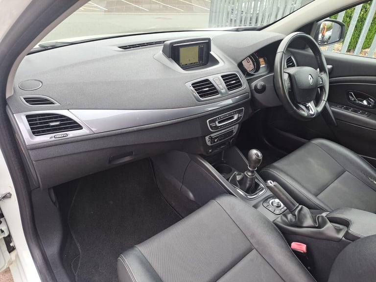 2015 Renault Megane 1.5 dCi Dynamique Nav Euro 6 (s/s) 5dr HATCHBACK Diesel Manual