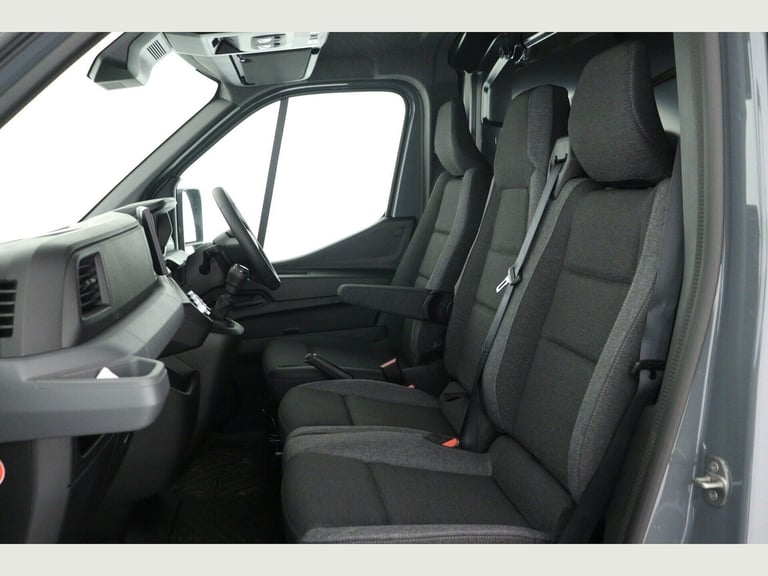 2025 Renault Master MM35 Blue dCi 130 Advance Medium Roof Van PANEL VAN DIESEL Manual