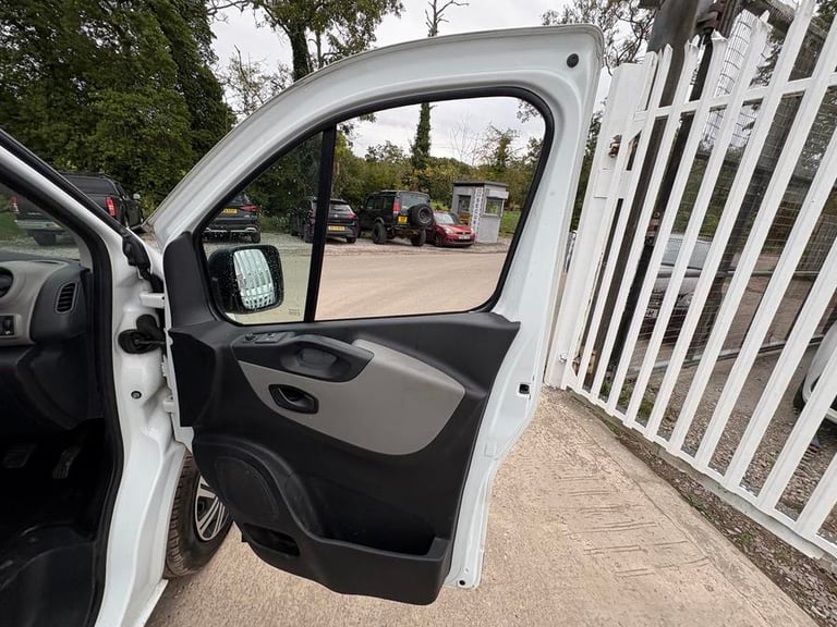 2017 Renault Trafic Trafic SL27 Business+ Energy dCi Panel Van DIESEL Manual