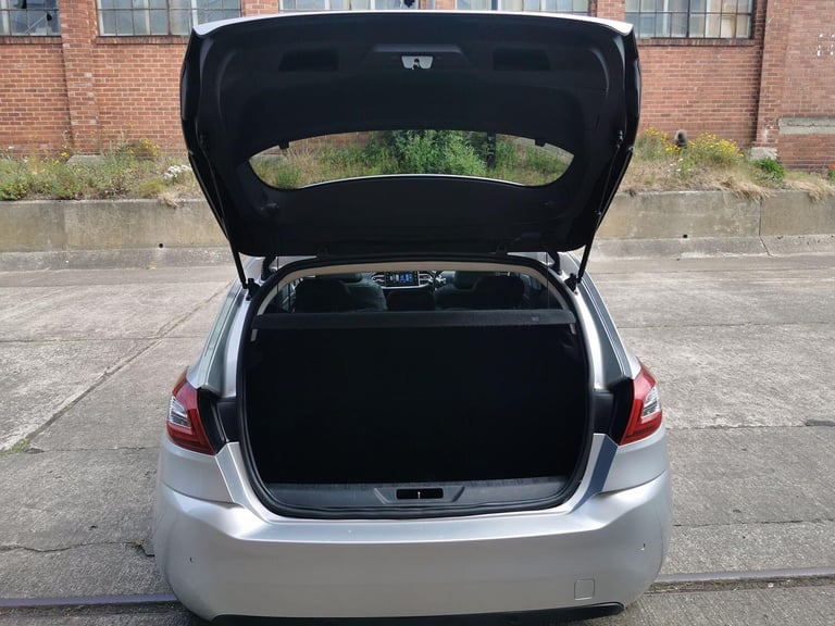 PEUGEOT 308 1.6 e-HDi Feline 2014