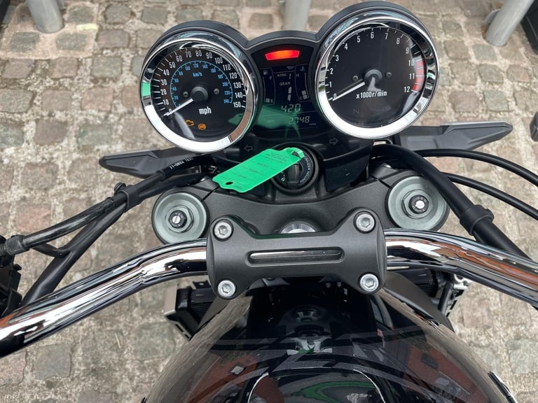 2022 Kawasaki Z900RS retro style motorbike - Custom painted