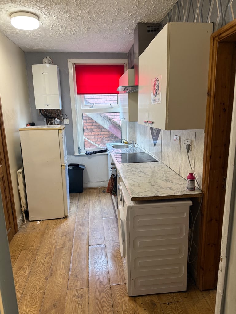 A large Studios Flat in B6, self contained at £850 per month all inclusive of bills