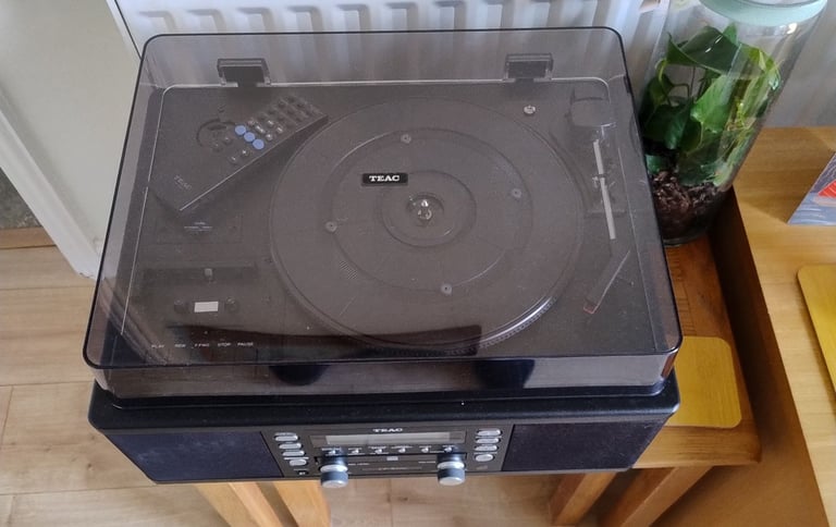 TEAC LP-R500 Record Player