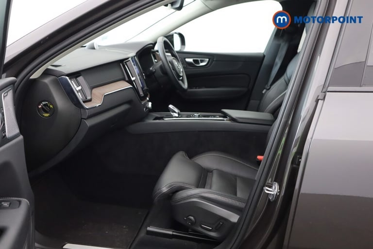 2023 Volvo XC60 2.0 B5P Ultimate Dark 5dr AWD Geartronic SUV Petrol Automatic