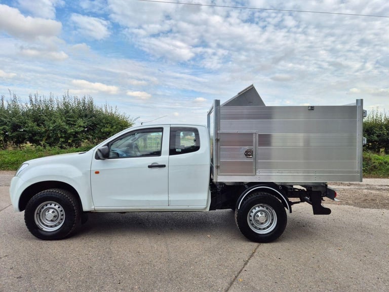 2017 Isuzu D-Max 2.5 TD Extended cab 4x4 Arborist tipper 3,5t towing WE HAVE A CHOICE OF 4X4 PICK...