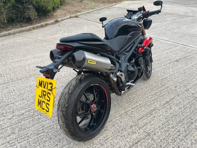 2013 13 TRIUMPH SPEED TRIPLE 1050 R BLACK NEW MOT HISTORY 12k MILES NAKED