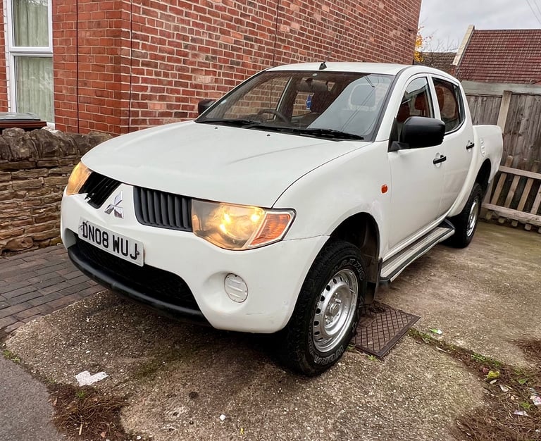 image for Mitsubishi L200