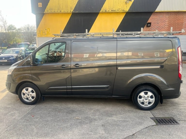 2015 Ford Transit Custom 2.2 TDCi 290 Limited Panel Van 5dr Diesel Manual L2 H1 (186 g/km, 123 bh...