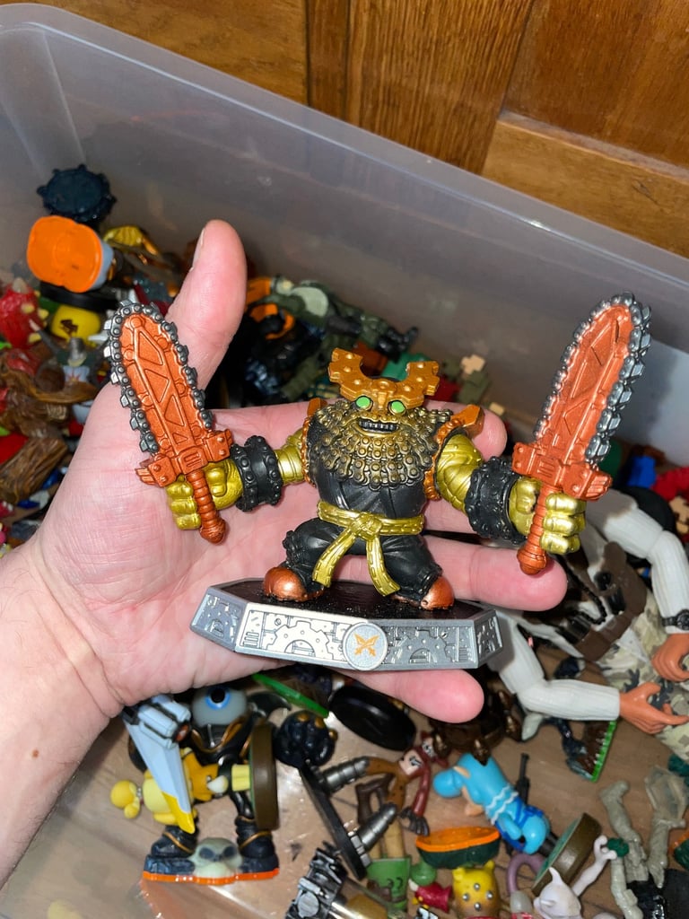 Sky lander & amiibo character figures