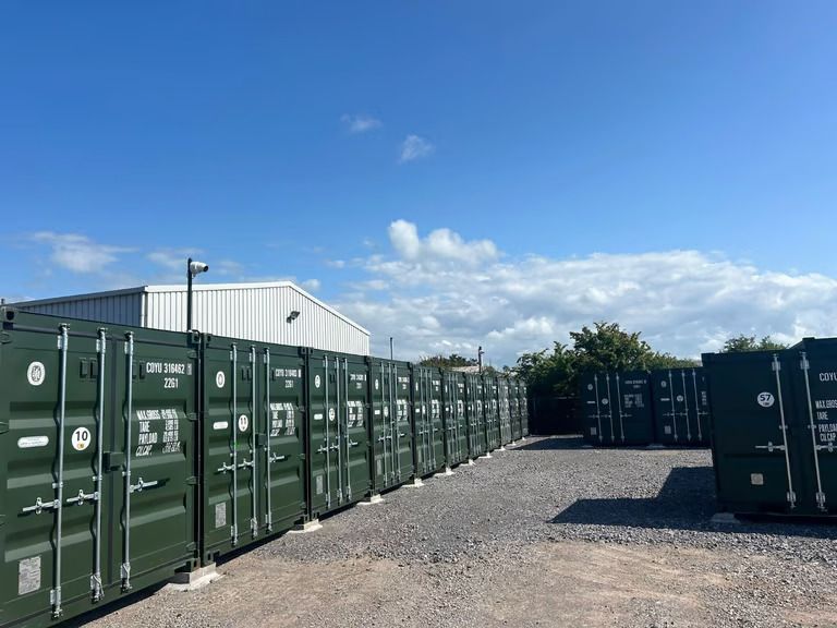 24 hour Self Storage Containers To Rent Basildon Essex (CM13)