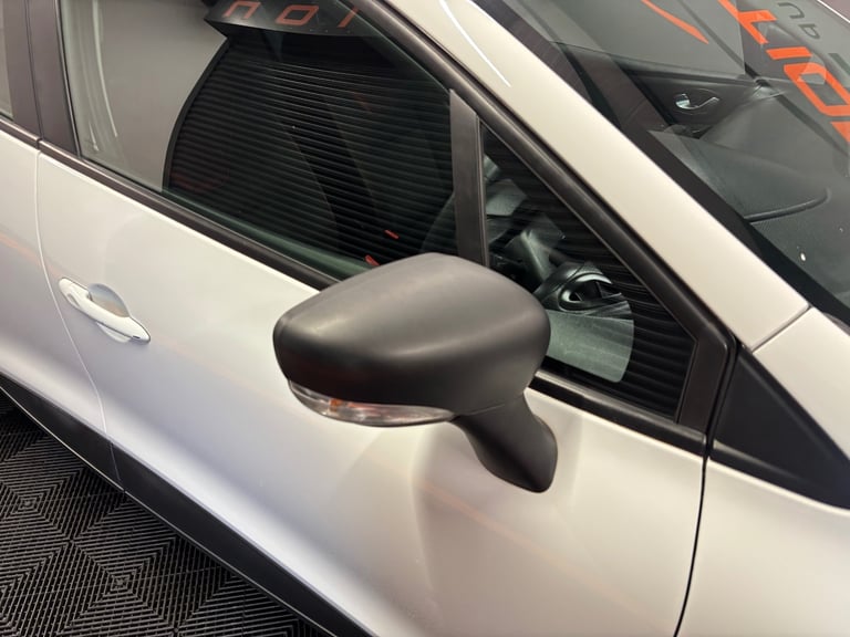 2016 Renault Clio 1.2 16V Play 5dr HATCHBACK Petrol Manual