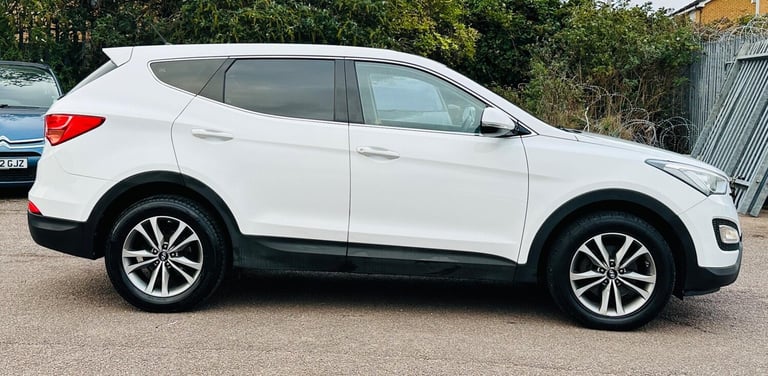 2016 Hyundai Santa Fe 2.2 CRDi SE 4WD Euro 5 5dr (5 seat) ESTATE Diesel Manual