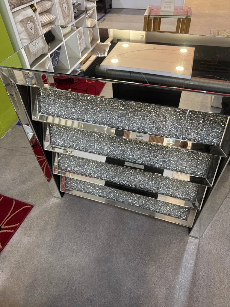 CRUSHED GLASS 4 drawer chest of drawers 