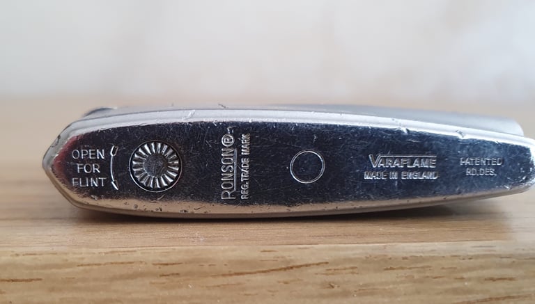 VINTAGE RONSON VARAFLAME BUTANE LIGHTER