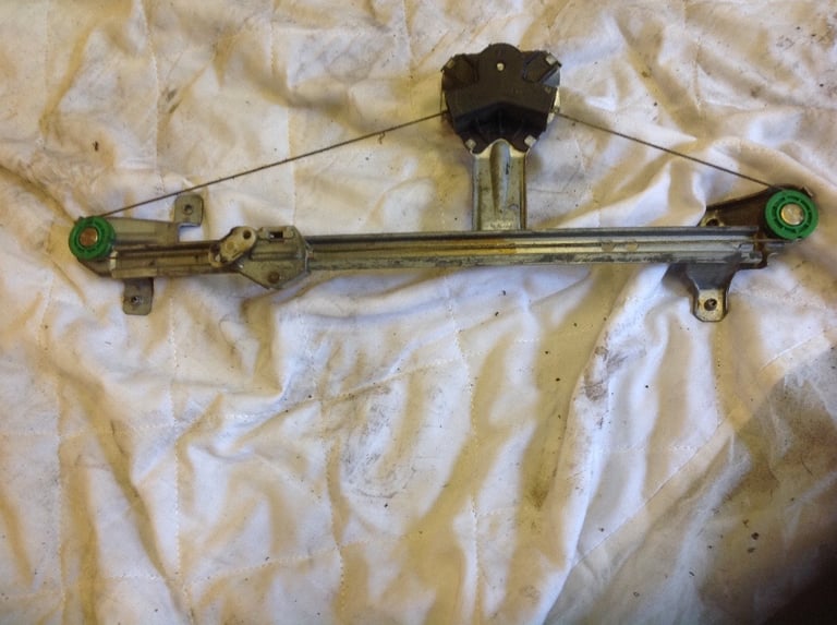 Vauxhall Carlton window regulator 
