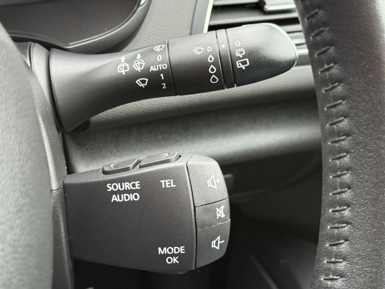 2019 Renault Megane 1.3 TCe Iconic Hatchback 5dr Petrol Manual Euro 6 (s/s) (140 ps) Hatchback Pe...