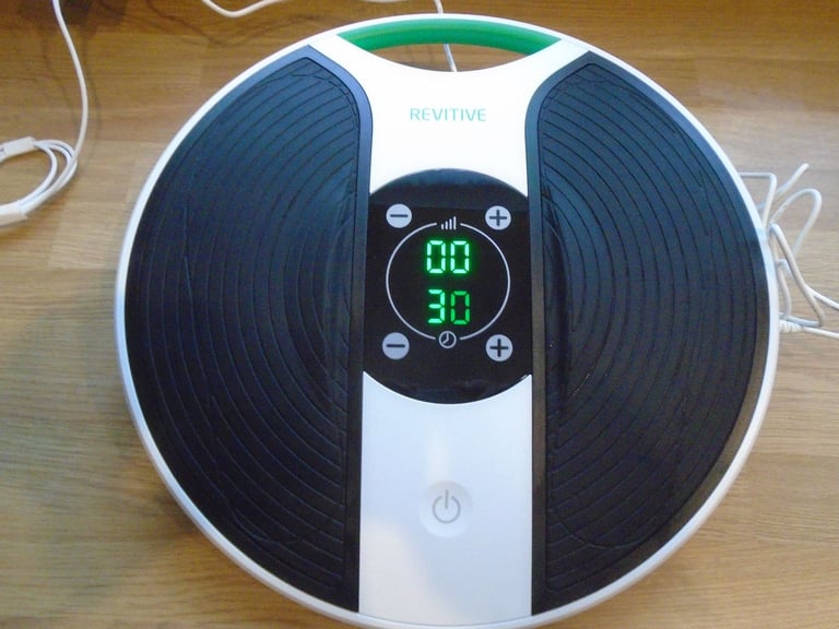 image for REVITIVE MEDIC OXYWAVE CIRCULATION BOOSTER MODEL: 5573AQ. USED ONLY COUPLE TIMES. NO BOX