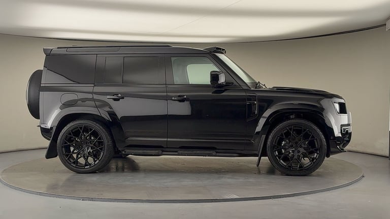 2025 Land Rover Defender 110 3.0 D250 MHEV X-Dynamic SE Hard Top SUV 5dr Diesel Auto 4WD MWB Euro...