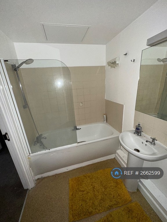 3 bedroom flat in Boulevard Drive, London, Colindale, NW9 (3 bed) (#2662599)