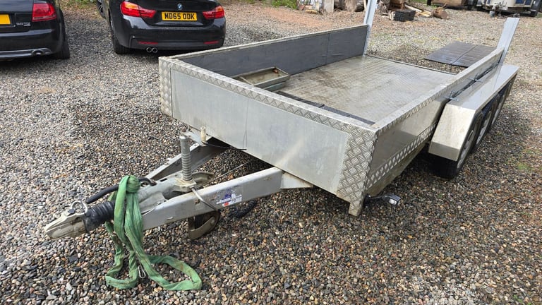 3.5 ton tri axle alum.trailer
