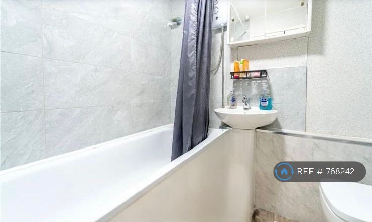 1 bedroom flat in Arden Grove, Birmingham, B16 (1 bed) (#768242)