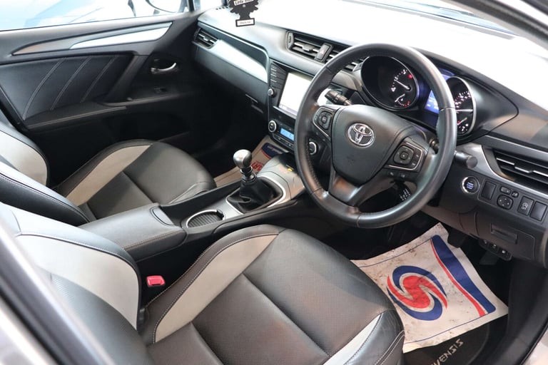 2017 Toyota Avensis 2.0 Avensis Business Edition+ D-4D 4dr Saloon Diesel Manual