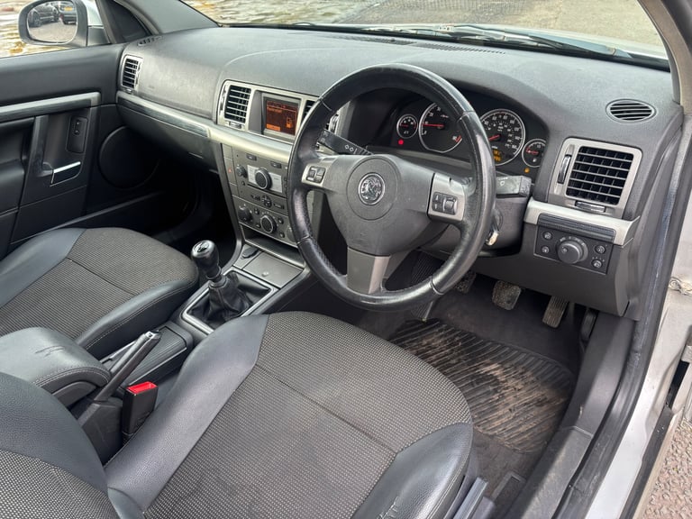 09 VAUXHALL VECTRA 1.8 DESIGN, 2 OWNERS, FULL SERVICE HISTORY, MOT JUNE, VGC, £995