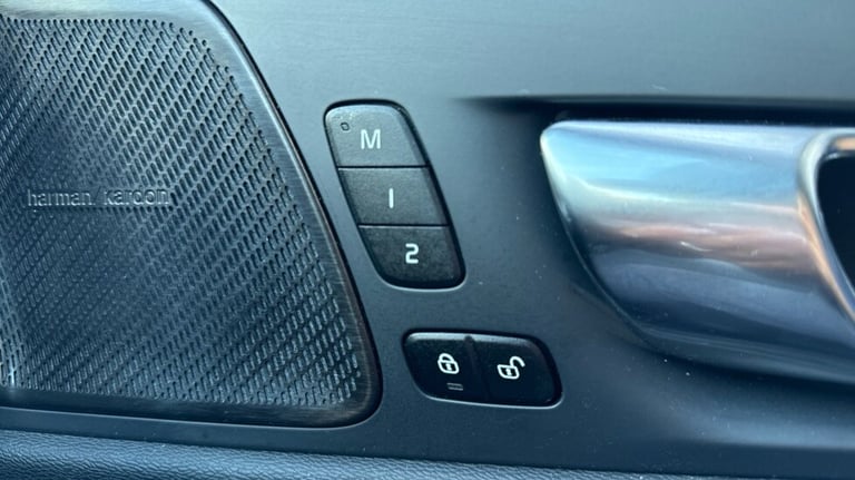 2024 Volvo XC60 Plus, B5 AWD Mild hybrid, Petrol, Dark Estate Petrol Automatic