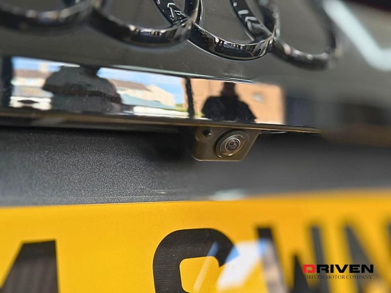 STUNNING ! 2021 AUDI Q8 S-LINE 50 BiTURBO BLACK EDITION 3.0 TDI + FREE DELIVERY!