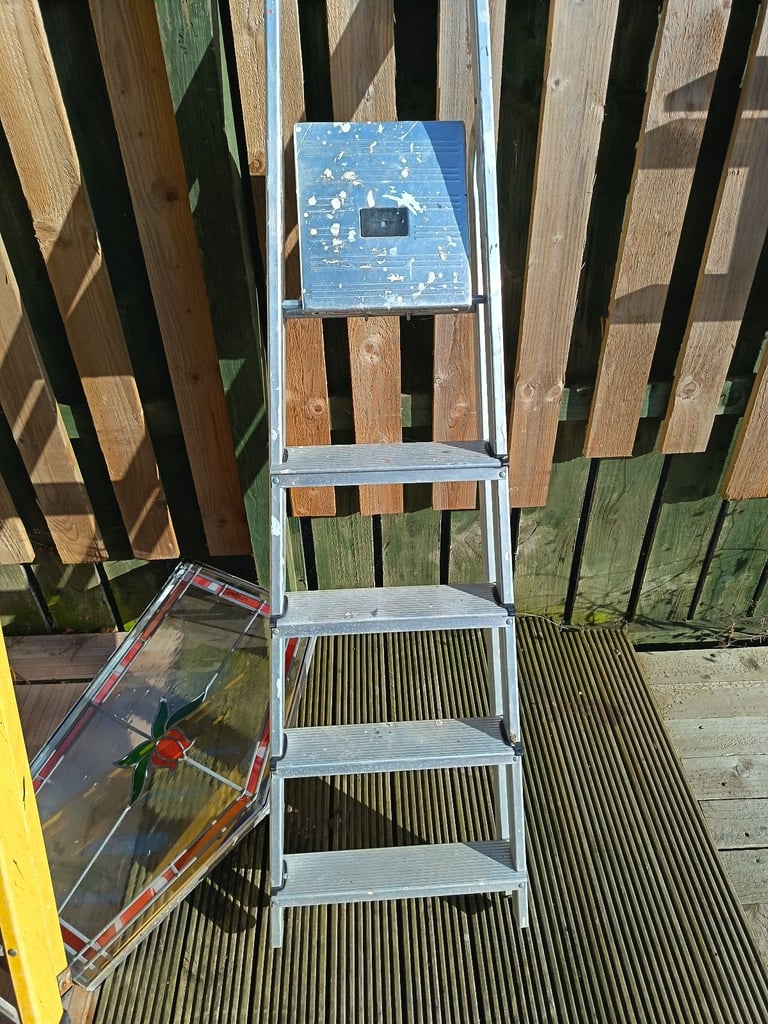 Step ladders 