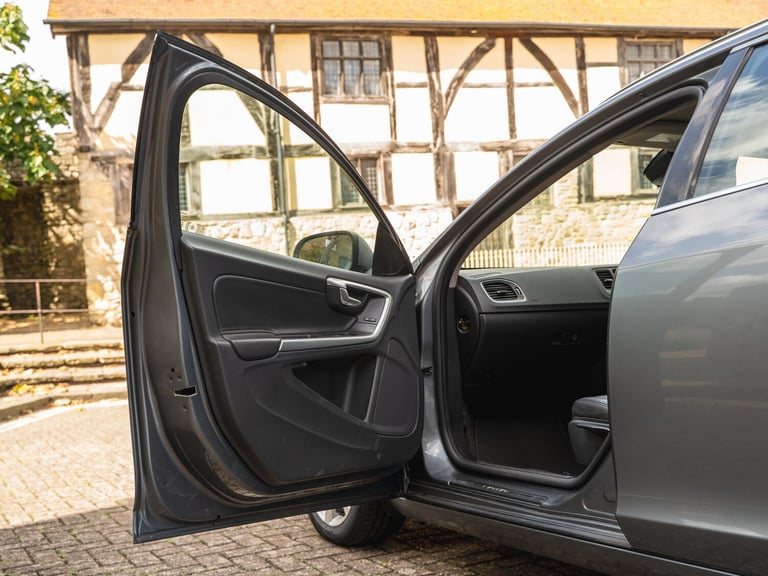 2016 Volvo V60 D3 (150) SE Lux Nav 5dr Diesel